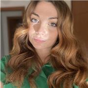 Docente di Italiano, storia e filosofia impartisce lezioni da remoto